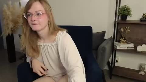 Kira online show from August 13, 3:20 am