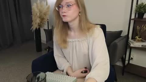 Kira online show from August 14, 1:31 am