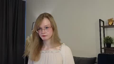Kira online show from August 14, 3:43 am