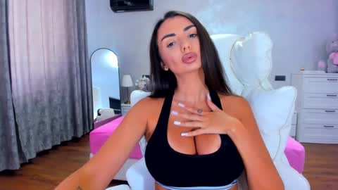 EllaRossa online show from August 14, 11:03 am