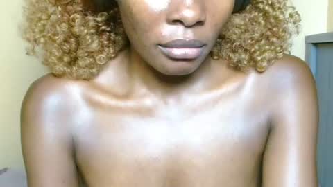sensuous_scarlet online show from August 14, 12:47 am