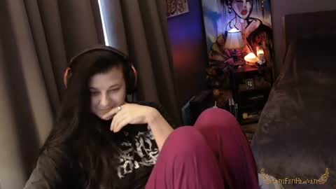 Tara online show from August 9, 2:51 pm