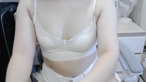 Lina online show from August 15, 9:35 am