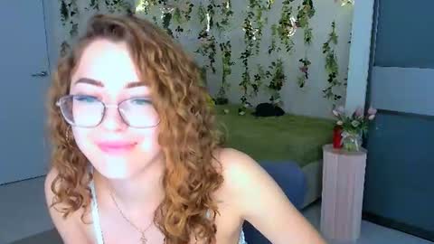 Ophelia online show from July 2, 12:33 am