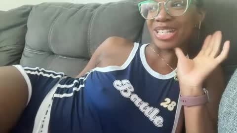 Serenity Bee   online show from July 20, 1:14 pm