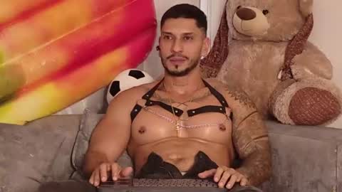 seth_vega_ online show from June 30, 8:54 pm