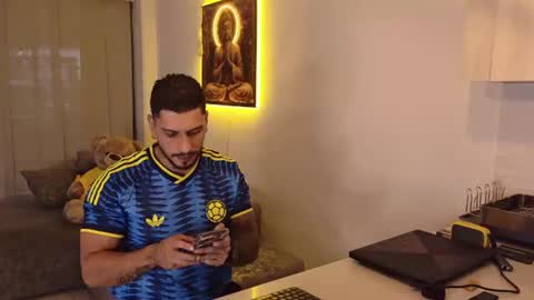 seth_vega_ online show from July 3, 10:34 pm
