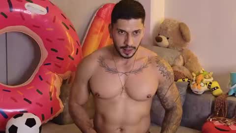 seth_vega_ online show from July 22, 11:07 pm