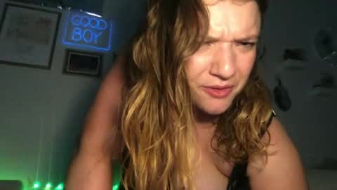 seturselfonfyre online show from July 12, 7:58 am