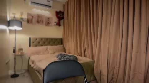 tan online show from August 13, 10:40 am
