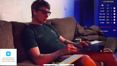 Tom online show from June 12, 9:22 pm