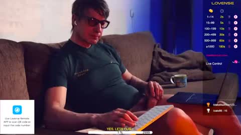 Tom online show from June 19, 8:42 pm