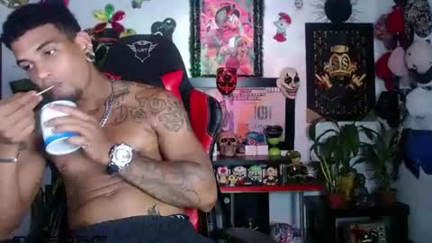 Aharon  ravelo online show from August 14, 8:40 am