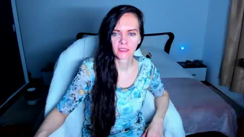 sexqueen1111 online show from August 7, 8:47 am