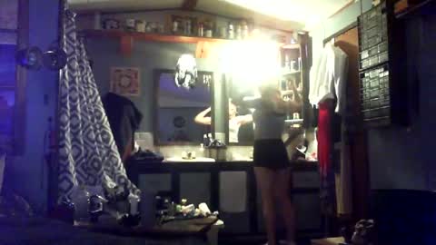 Leeah CloudZzz online show from July 22, 1:35 pm