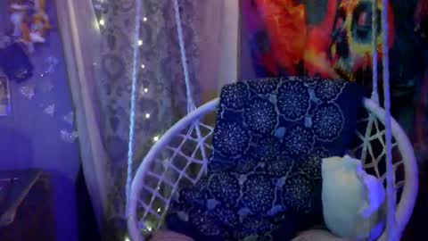Leeah CloudZzz online show from July 22, 5:59 pm