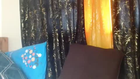 sexxypritty online show from August 5, 8:45 am