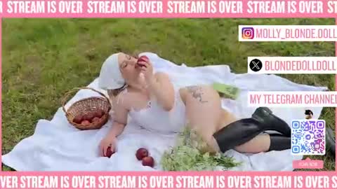 Molly online show from August 7, 8:14 am
