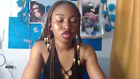 sexy_bluey247 online show from August 12, 5:54 am