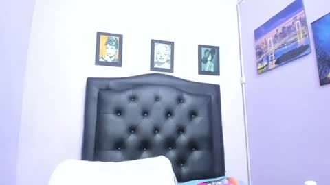 sexy_candy18x online show from August 6, 4:44 am