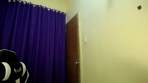 sexy_jasmin08 online show from August 5, 9:02 pm