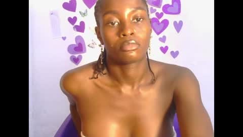 sexy_juicy247 online show from August 12, 6:10 pm