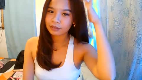 kira online show from August 27, 2:25 pm