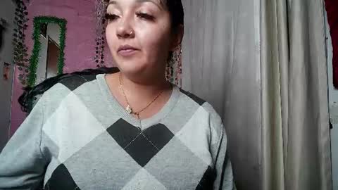 sexy lolas online show from August 2, 6:09 am