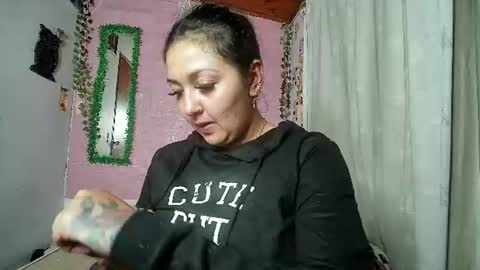 sexy lolas online show from August 5, 11:47 pm