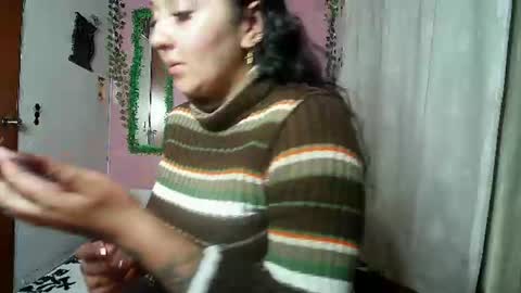 sexy lolas online show from August 8, 5:29 am