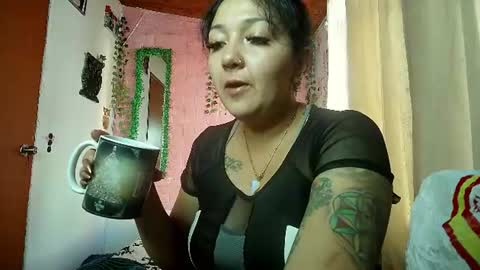 sexy lolas online show from August 10, 9:49 pm