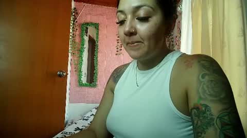 sexy lolas online show from August 12, 9:17 pm