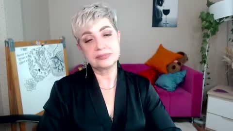 sexy_milffa online show from August 8, 9:37 pm