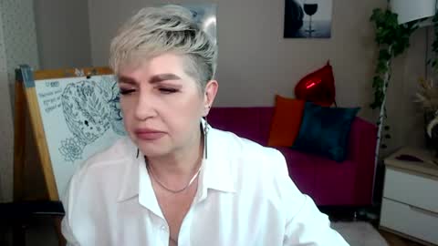 sexy_milffa online show from August 9, 9:49 pm