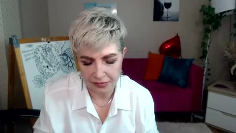 sexy_milffa online show from August 9, 10:55 pm