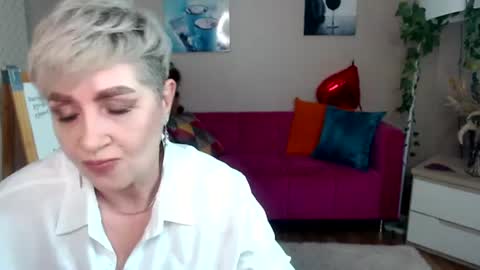 sexy_milffa online show from August 10, 3:19 am
