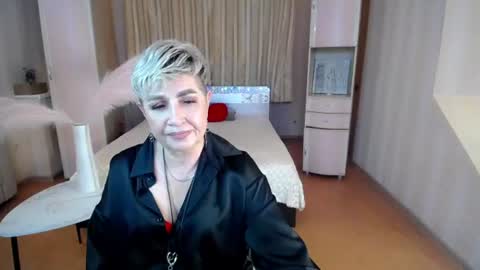 sexy_milffa online show from August 10, 6:53 pm