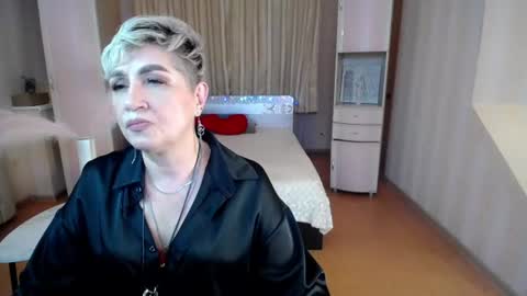sexy_milffa online show from August 10, 7:59 pm