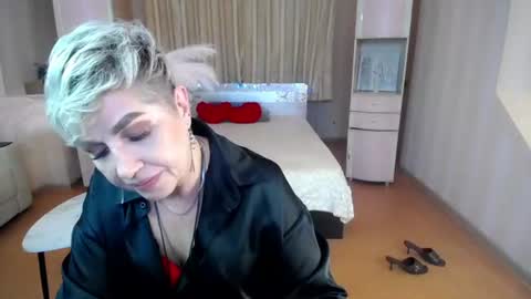 sexy_milffa online show from August 10, 10:11 pm
