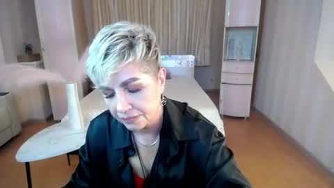 sexy_milffa online show from August 10, 11:17 pm