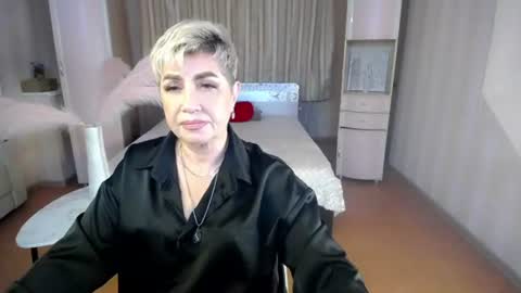 sexy_milffa online show from August 12, 5:21 am