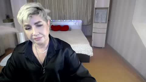 sexy_milffa online show from August 12, 8:38 am