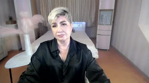 sexy_milffa online show from August 12, 10:50 am