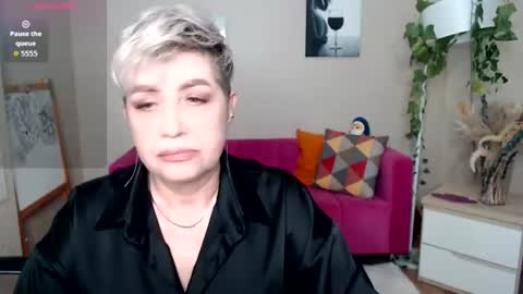 sexy_milffa online show from August 13, 9:45 am