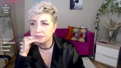 sexy_milffa online show from August 13, 11:41 pm