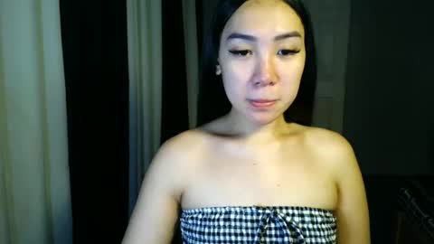 hi im queenie online show from August 12, 3:09 am