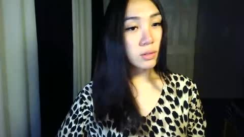 hi im queenie online show from August 12, 1:13 pm