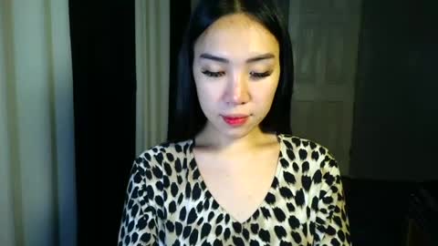 hi im queenie online show from August 12, 2:19 pm