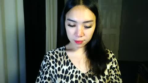 hi im queenie online show from August 12, 3:25 pm