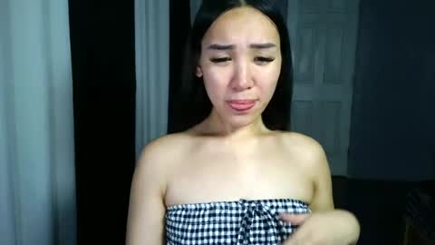hi im queenie online show from August 13, 5:21 am